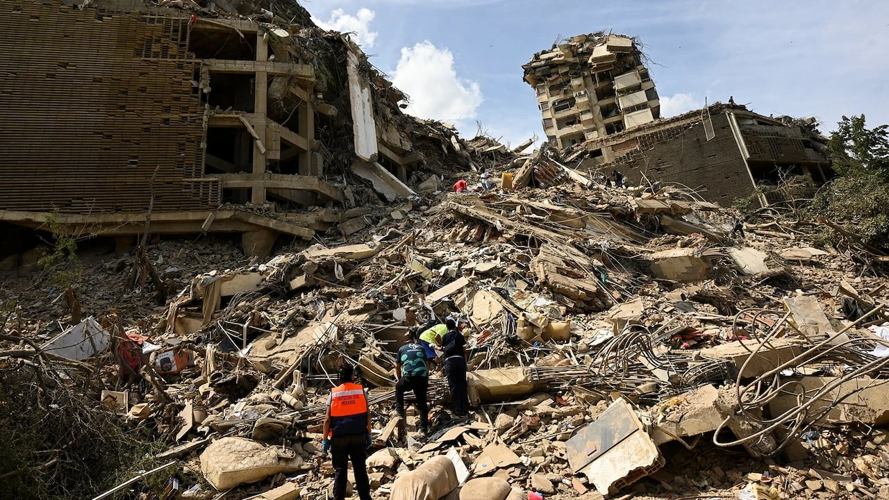 Urgent search for trapped survivors after Venezuelan earthquakes