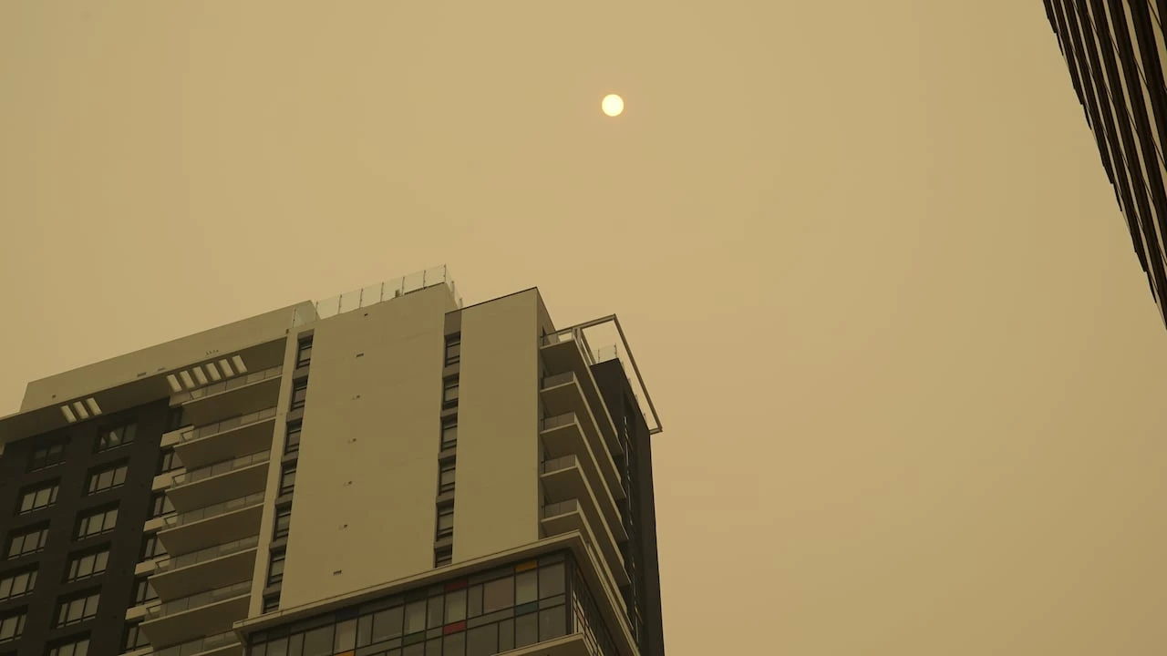 Poor air quality warning extended into weekend for London as wildfire smoke persists