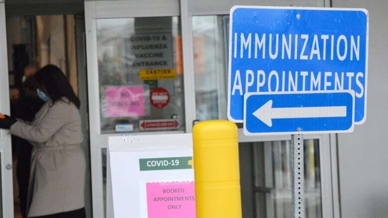 Sask. pauses COVID-19 vaccines for people outside high-risk groups until fall boosters arrive