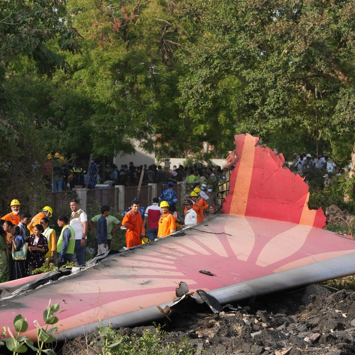 What are the engine fuel control switches at centre of Air India crash probe?