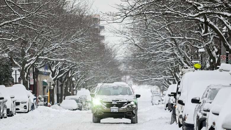 Strong winds, heavy snow expected to hit Quebec on Monday