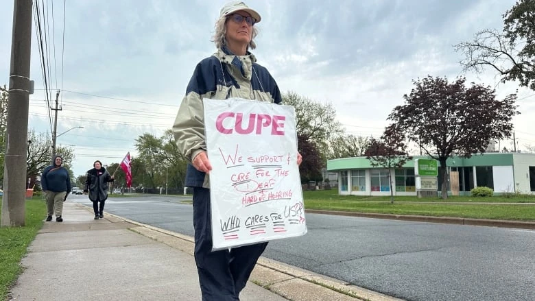 Hearing services workers across Ontario strike for higher pay