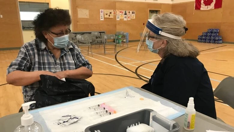 Yellowknife nurse supports move to give her profession its own collective agreement