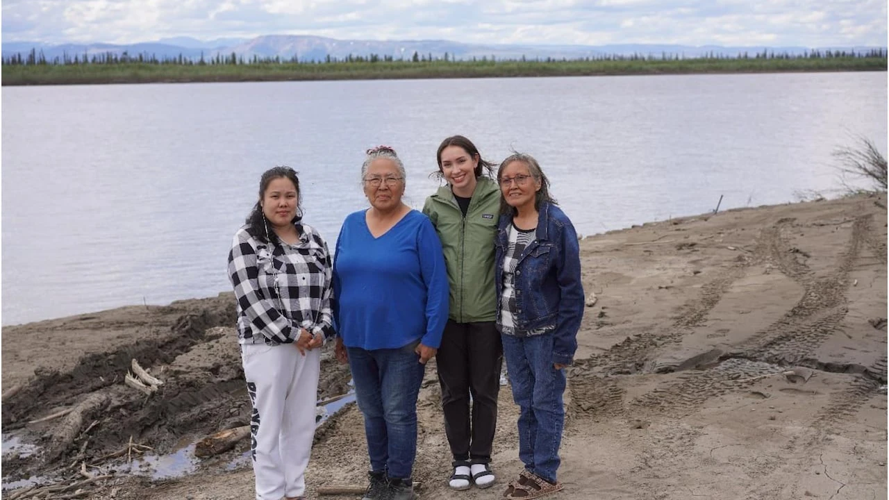 Hotter, drier summers causing wild berry declines in Gwich'in Settlement Area, new study finds