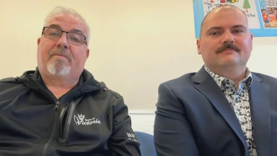 Victoria mayor and fire chief extinguish their conflict