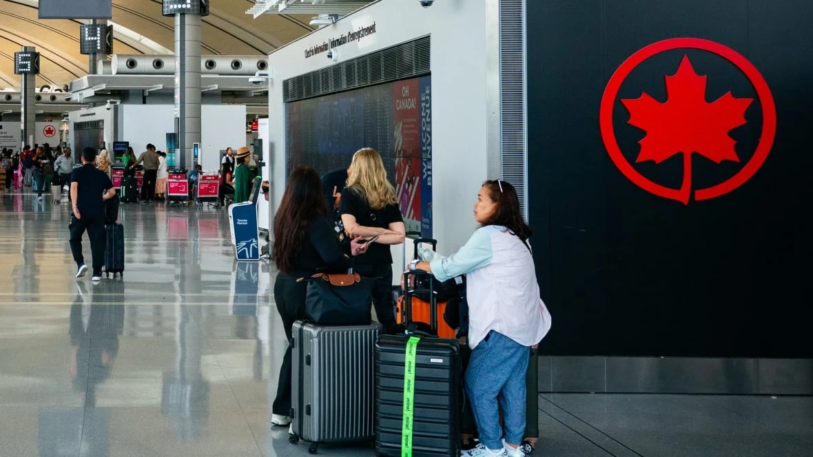 With strike looming, jobs minister asks union to respond to Air Canada's arbitration request