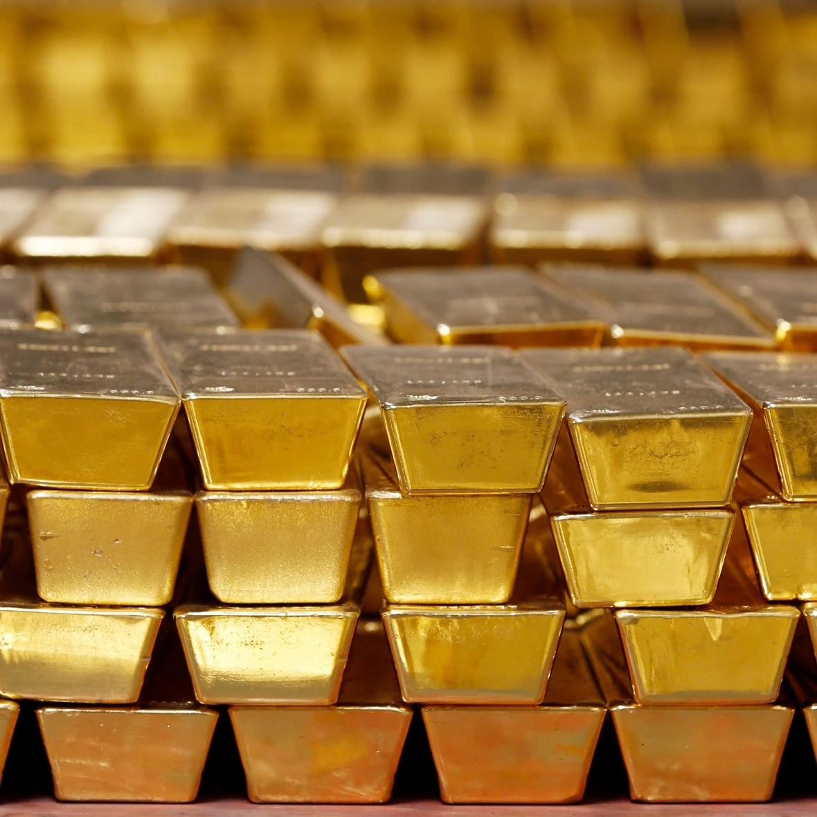 Gold prices hit record high as anxious investors seek safe haven for money