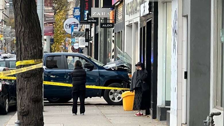 2 arrested after driver hits horse, police cars and downtown storefront: police