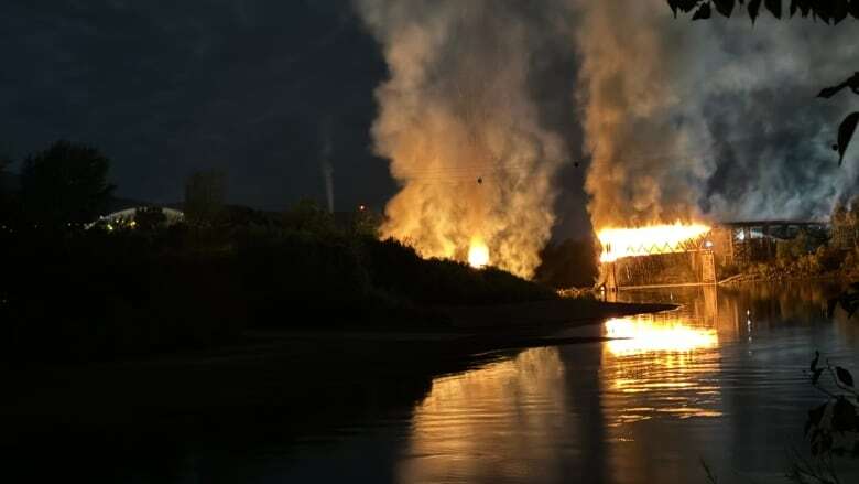 Red Bridge in Kamloops destroyed by fire