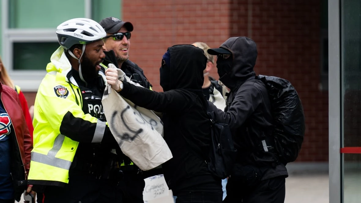 Council votes to draft 'bubble bylaw' to curtail protests near 'vulnerable' sites