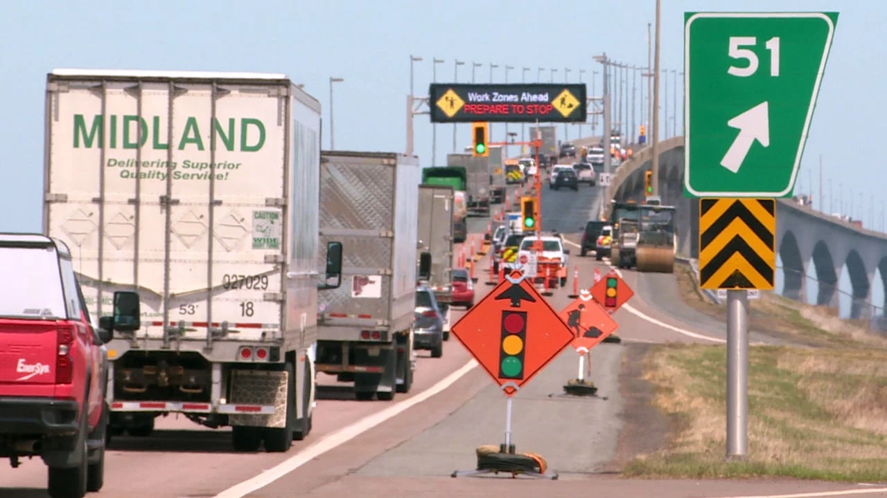 Don't leave your car while you're stopped on the Confederation Bridge, says P.E.I. RCMP