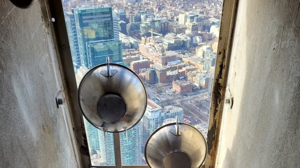 Tire particles, perfumes, metals? Extensive study of Toronto air looks at what we're breathing in