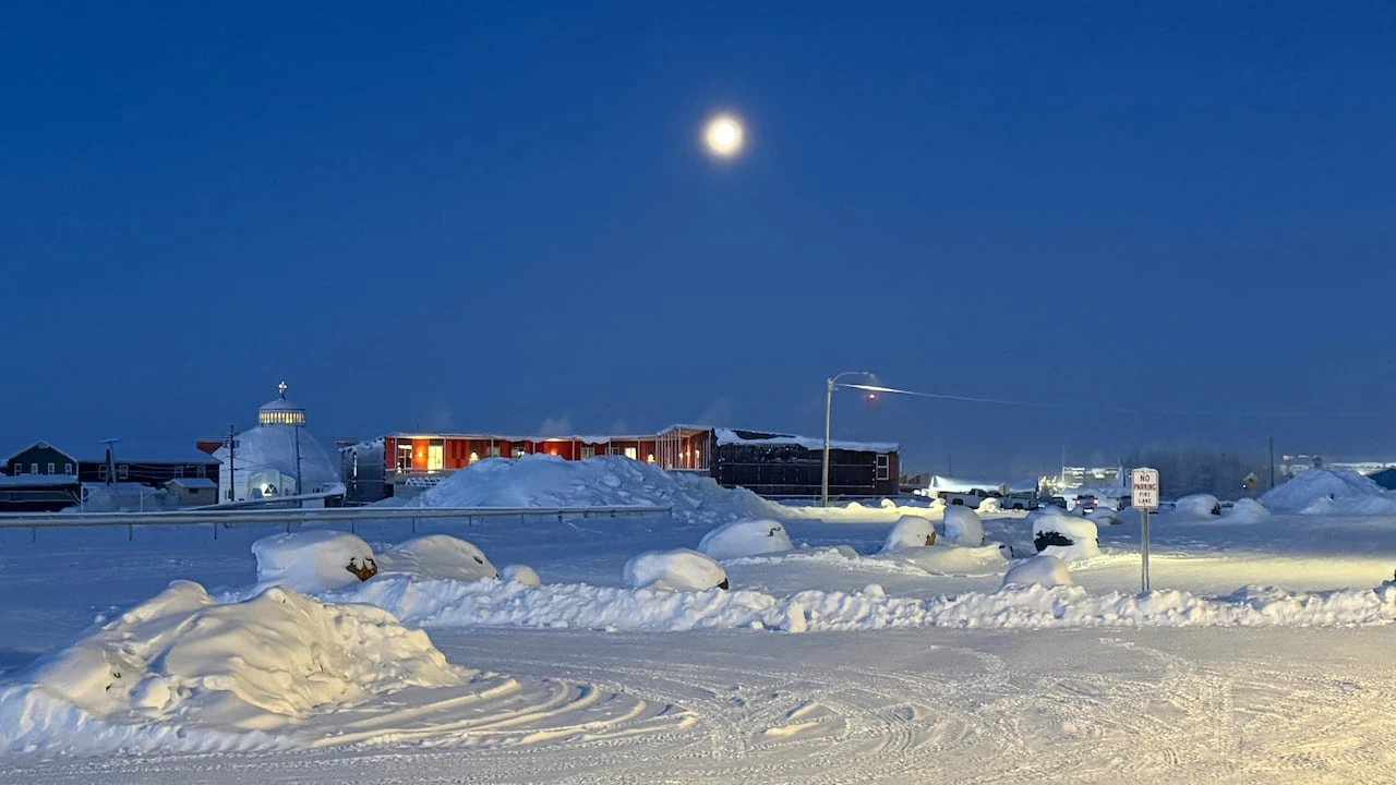 Federal government to help build 40 houses in Inuvik