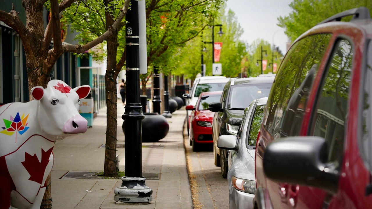 Sylvan Lake drives back parking fees amid business, visitor backlash