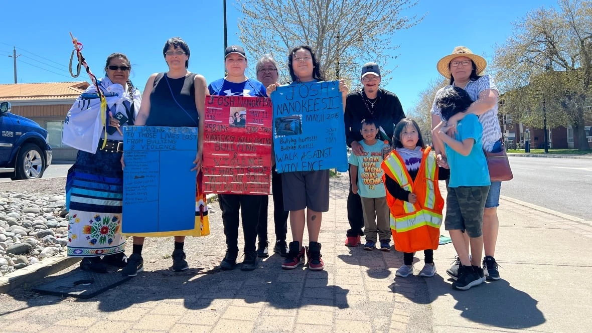 This group walked nearly 400 kilometres to raise awareness about bullying, violence in First Nations
