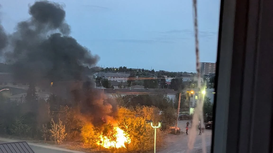 Blaze burns suspected encampment in downtown Yellowknife