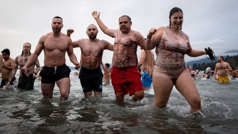 Thousands take part in Vancouver-born tradition of New Year's Day Polar Bear Swim