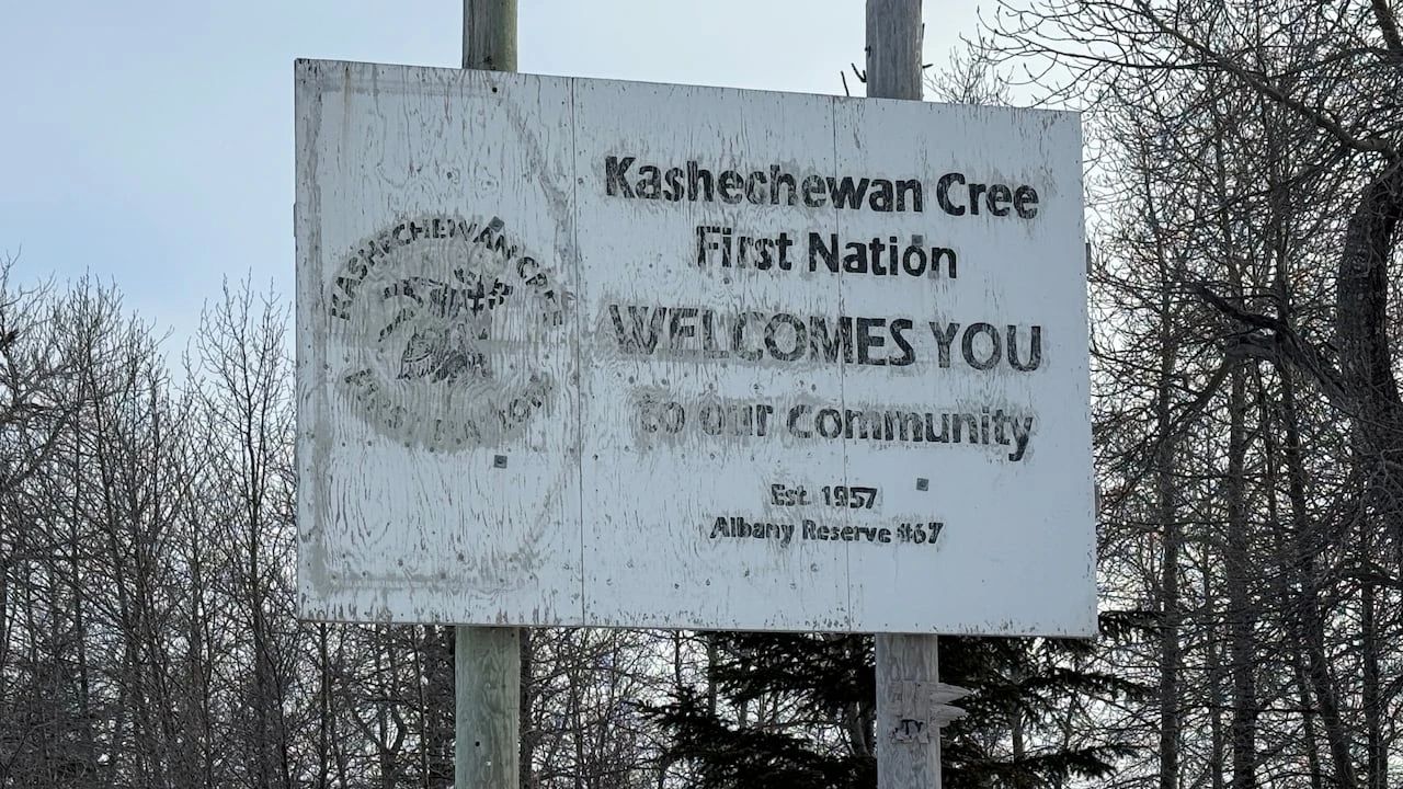 Kashechewan First Nation evacuees still months away from returning home