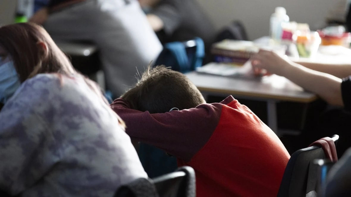 Quebec kids' helpline scales back in-school activities as pandemic funding ends