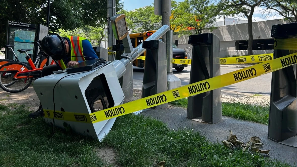 At least 11 Toronto speed cameras vandalized this week, the latest in the west end, police say