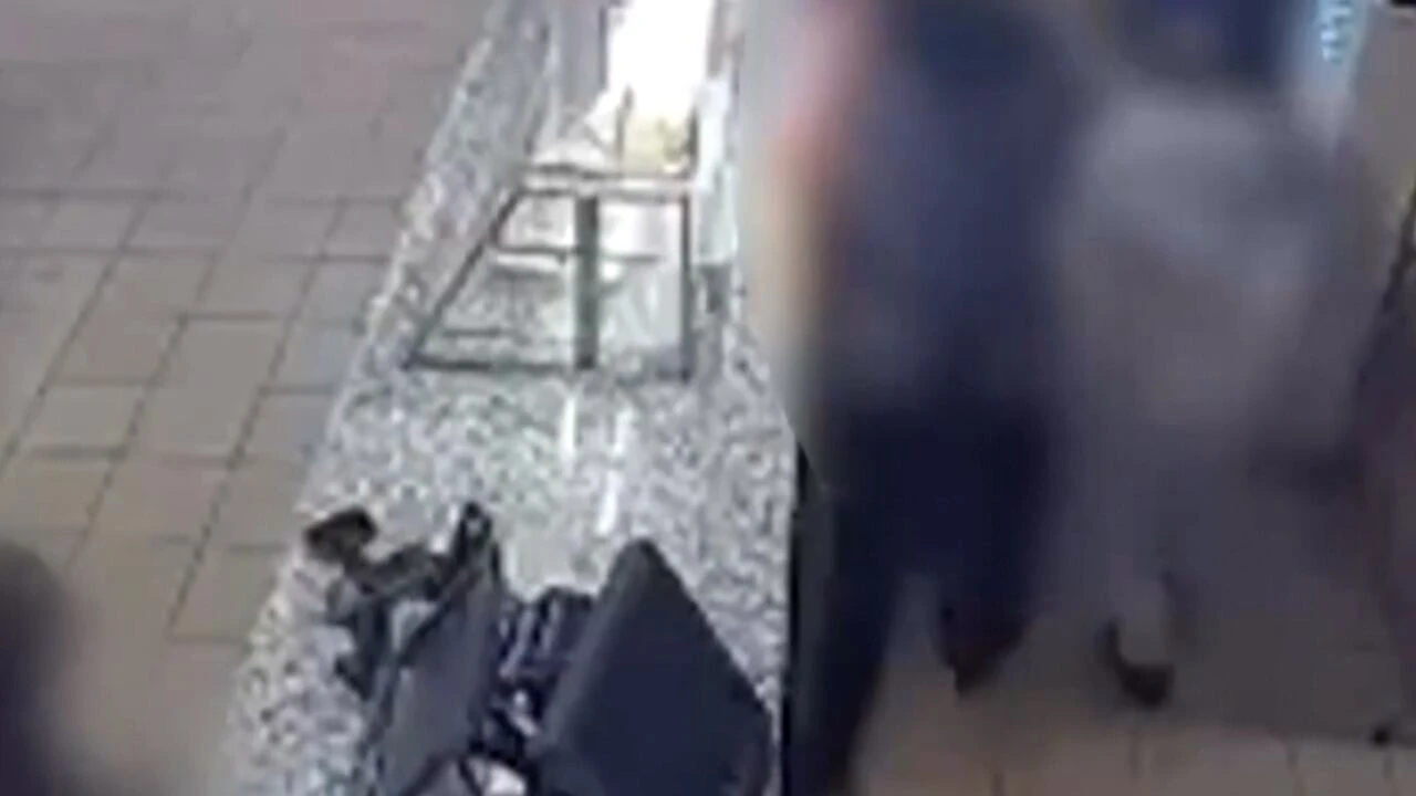 Ontario woman says group swarmed her, tore off her hijab