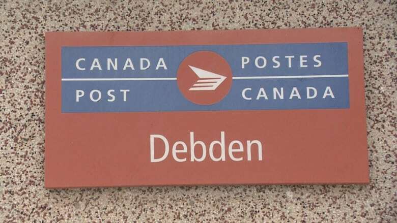 Debden, Sask., struggles to keep post office open amid bilingual requirement