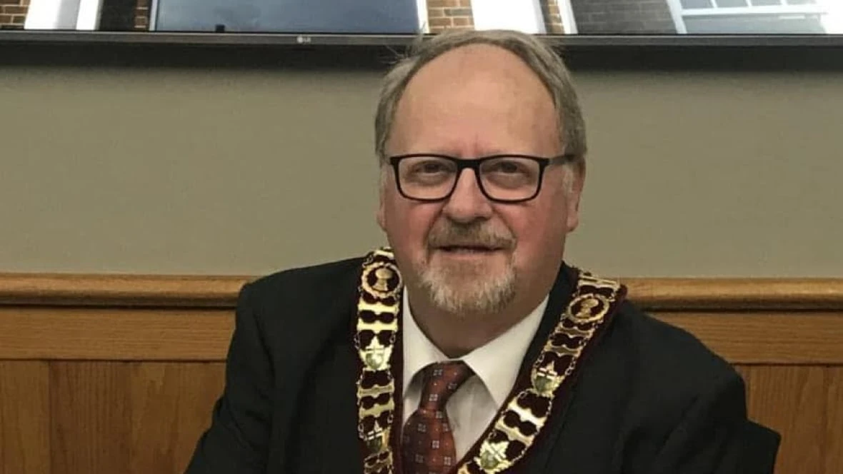 Local politicians decry delays from railway companies to fix train crossings
