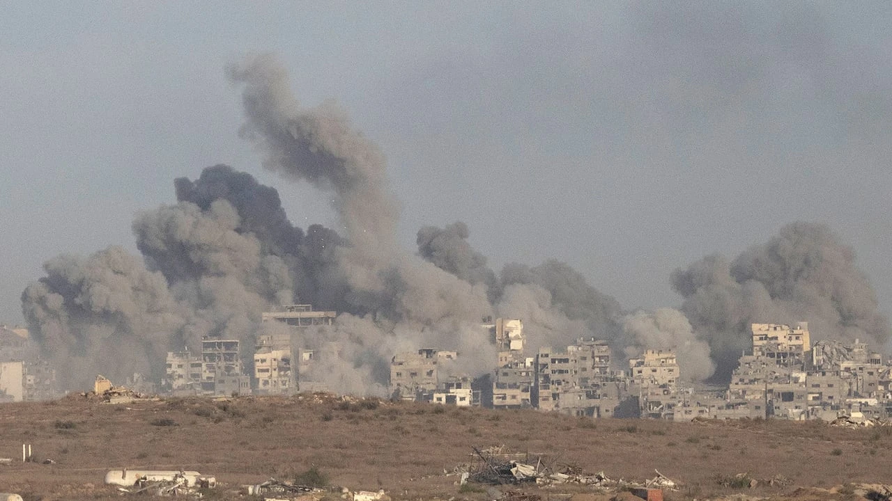 Israeli strikes on Gaza continue as ceasefire negotiators head to Egypt