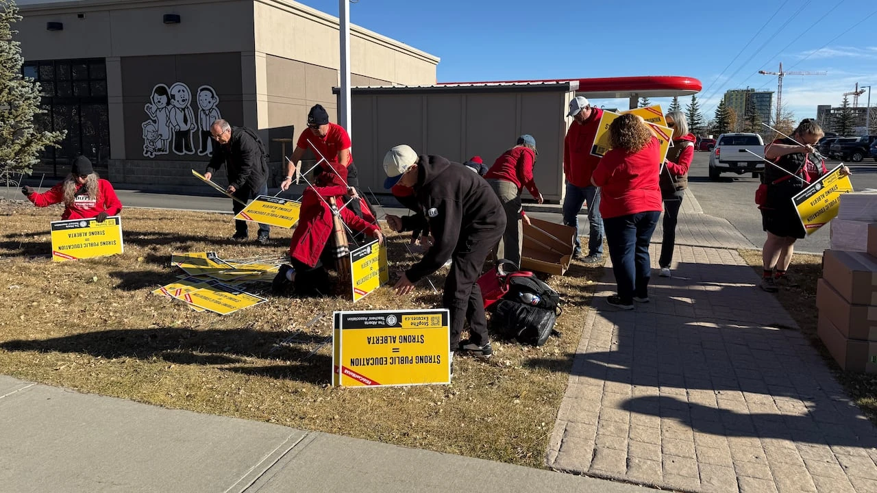 Teachers and supporters gather in Alberta education minister's riding as back-to-work legislation looms