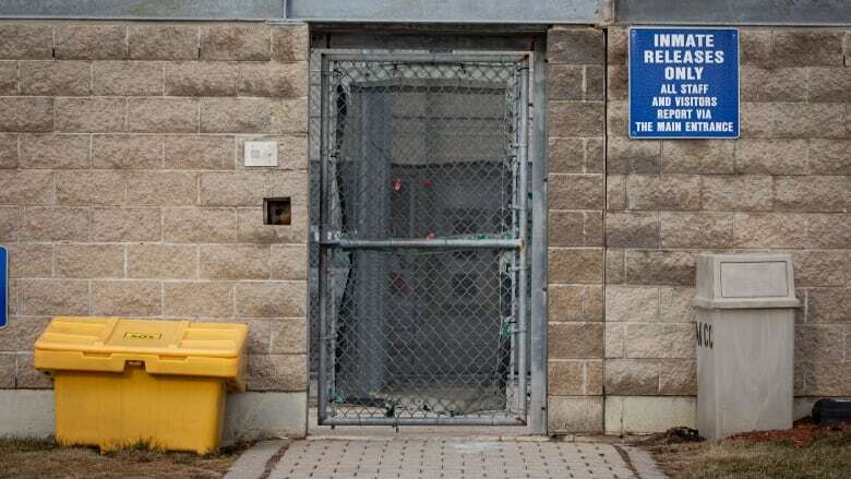 Zip ties, cold air, strip searches: Ont. jail officials probe alleged assault on inmates by guards