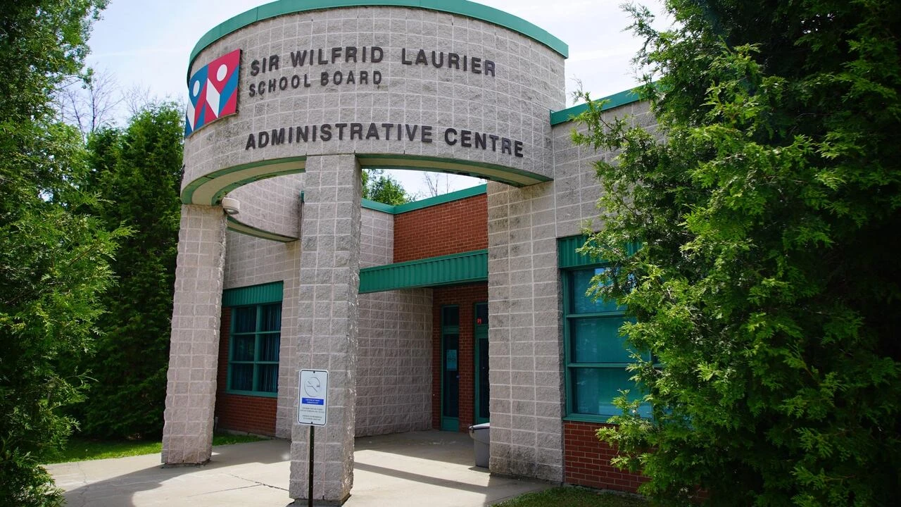 Mass email containing parents personal information sent out by Montreal-area school board
