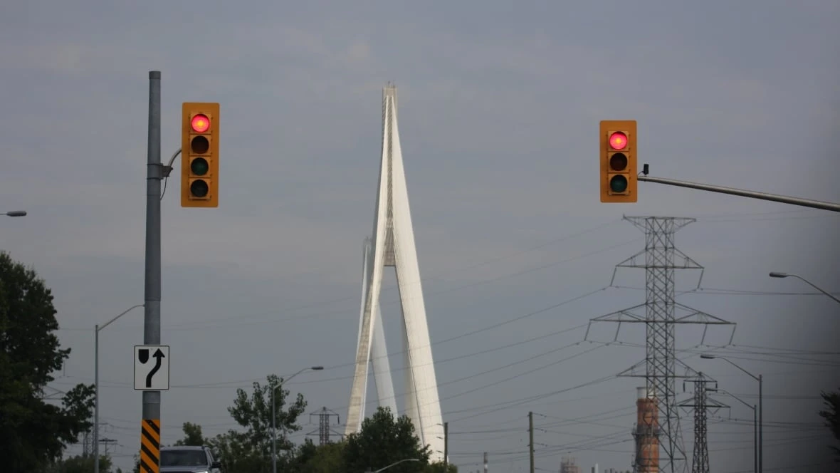 Here are 10 cool photos of the Gordie Howe bridge — Now let's see yours