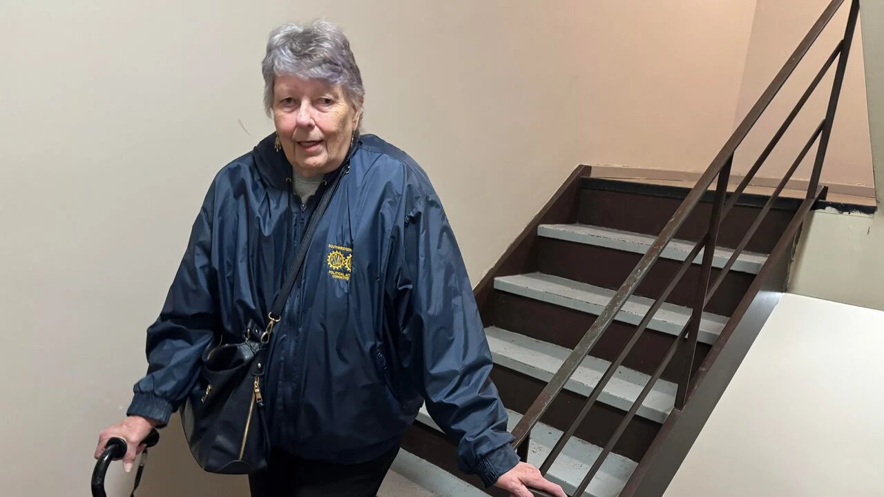 'We're stuck': Apartment residents struggle through elevator outage