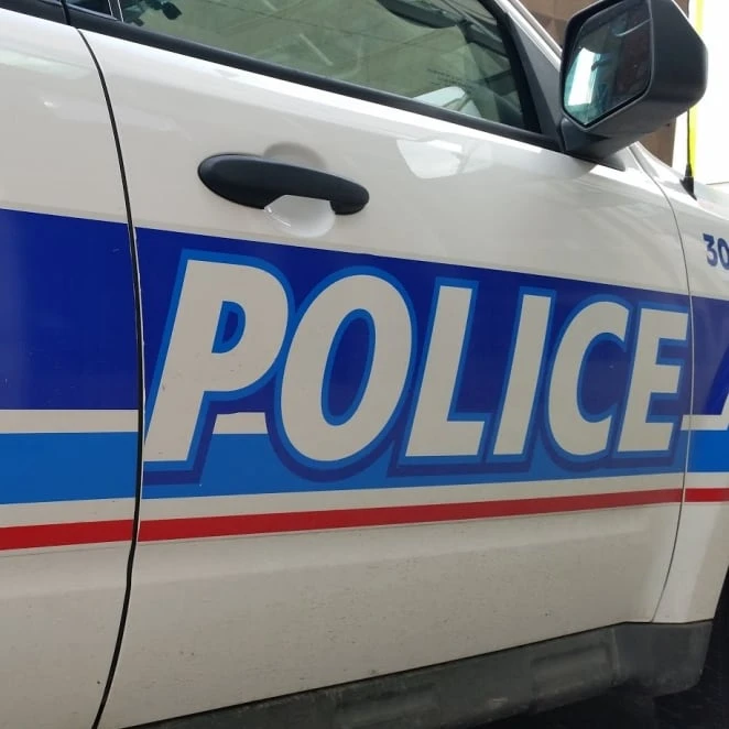 Child in Ottawa critically injured in balcony fall