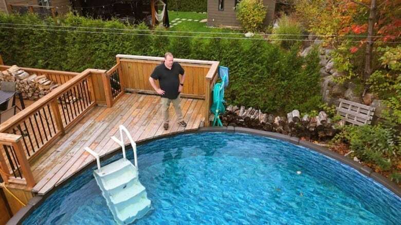 Quebec man fined for helping defective pool owners seek compensation via Facebook