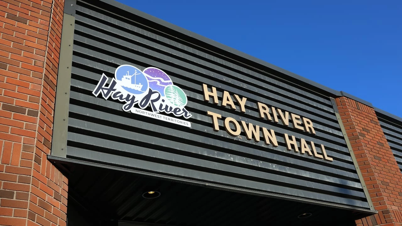 GNWT extends funding for Hay River library as questions about its future unresolved after council meeting