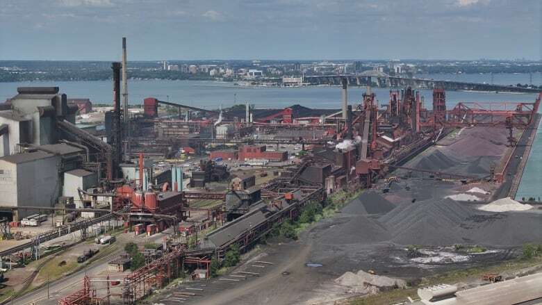 Hamilton steel maker ArcelorMittal Dofasco says worker died on the job