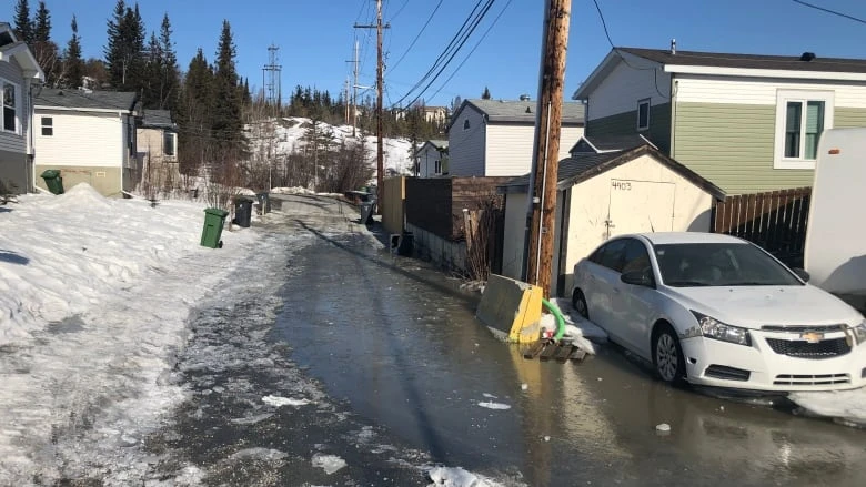 City forced to pump water from Yellowknife Bay after leaks deplete reservoir