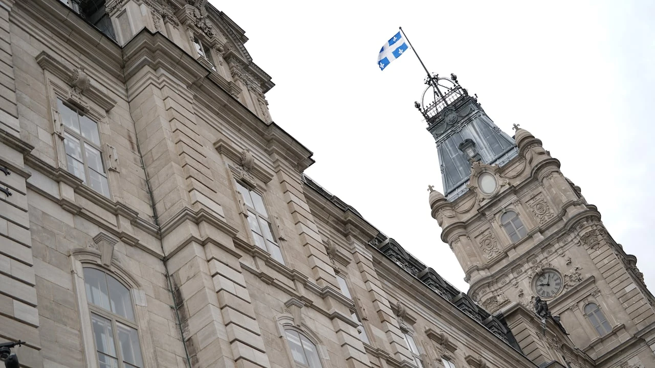 Quebec specialist doctors reach tentative deal with province after contract dispute