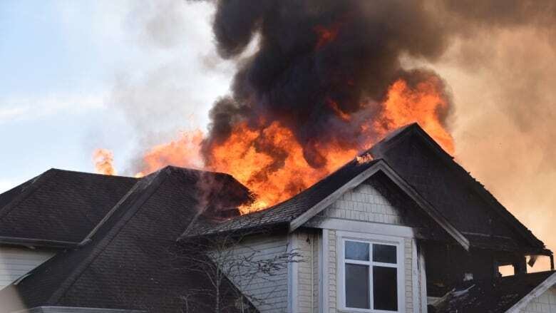 2 in critical condition following house fire in Langley, B.C.