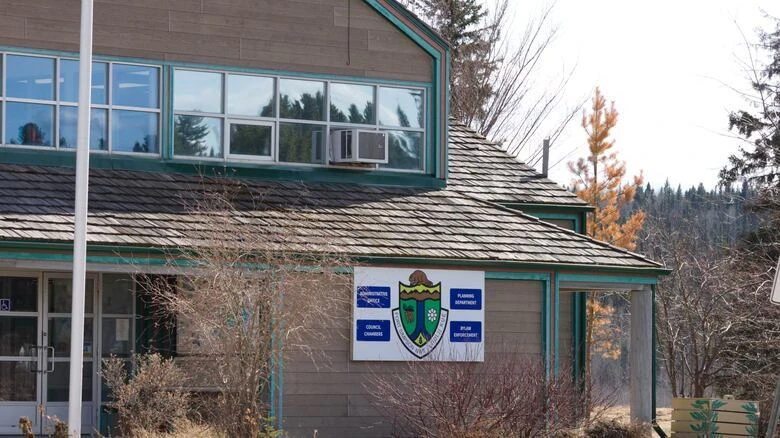 Fort Simpson plans independent review of flood response after the death of an evacuee