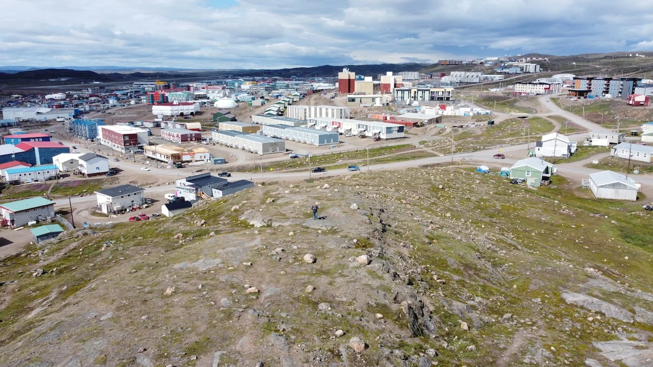 Be vigilant about rabies risk after fox tests positive, Iqaluit residents warned