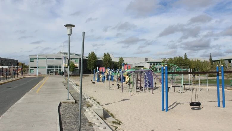 2 Yellowknife schools close from measles exposure