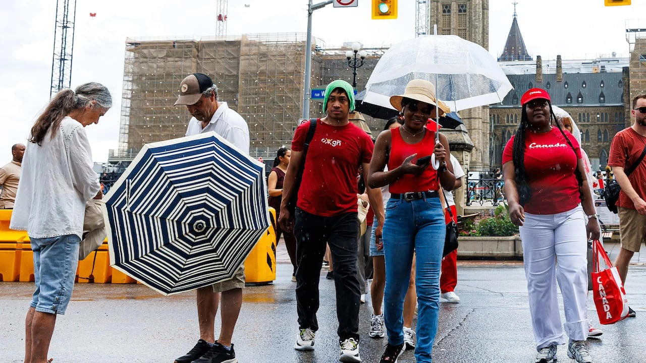 Ontario and Quebec cope with heatwave, powerful thunderstorms