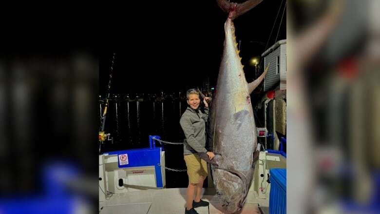 Quebec fish market reels in customers with 385-kg tuna — its biggest catch yet