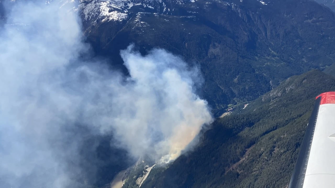Wildfire burning near Hell's Gate, B.C., grows to 40 hectares