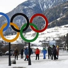 Warming climate should be top priority, Olympians urge IOC presidential hopefuls