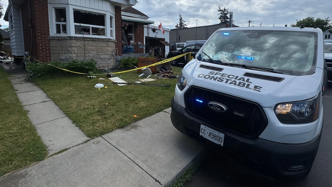Hamilton city worker likely saved resident's life after running into burning home, fire chief says