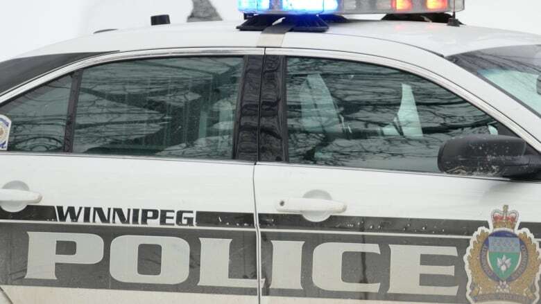 Multi-vehicle crash shuts down stretch of Winnipeg's south Perimeter Highway