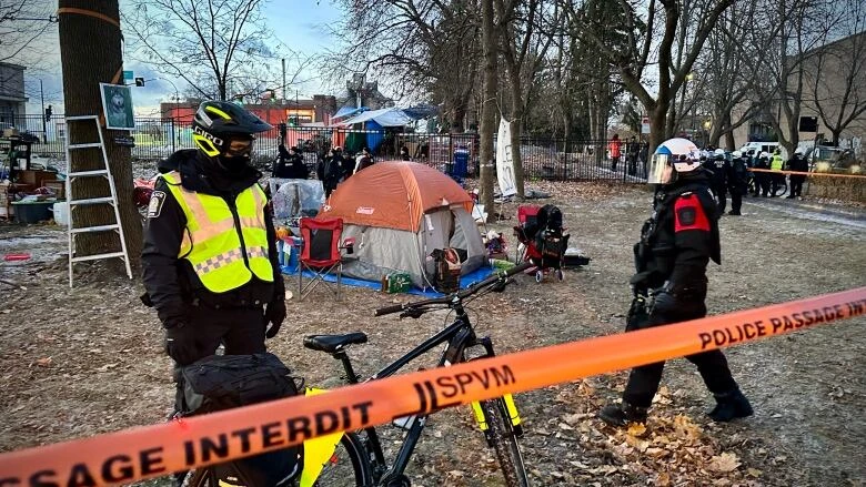 Montreal police move in to dismantle homeless encampment east of downtown